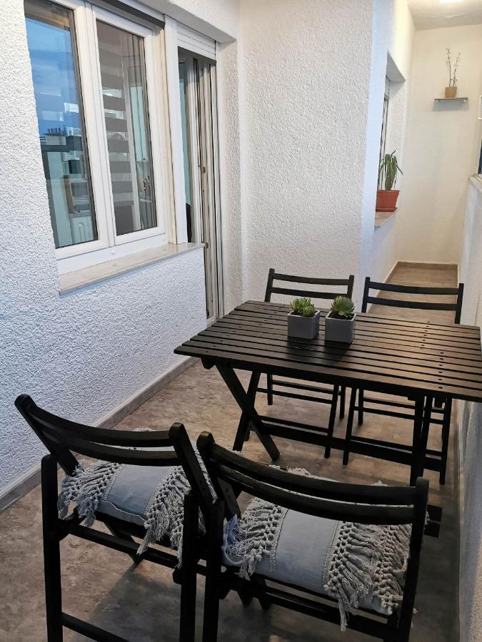 Guesthouse Nadia セニ エクステリア 写真