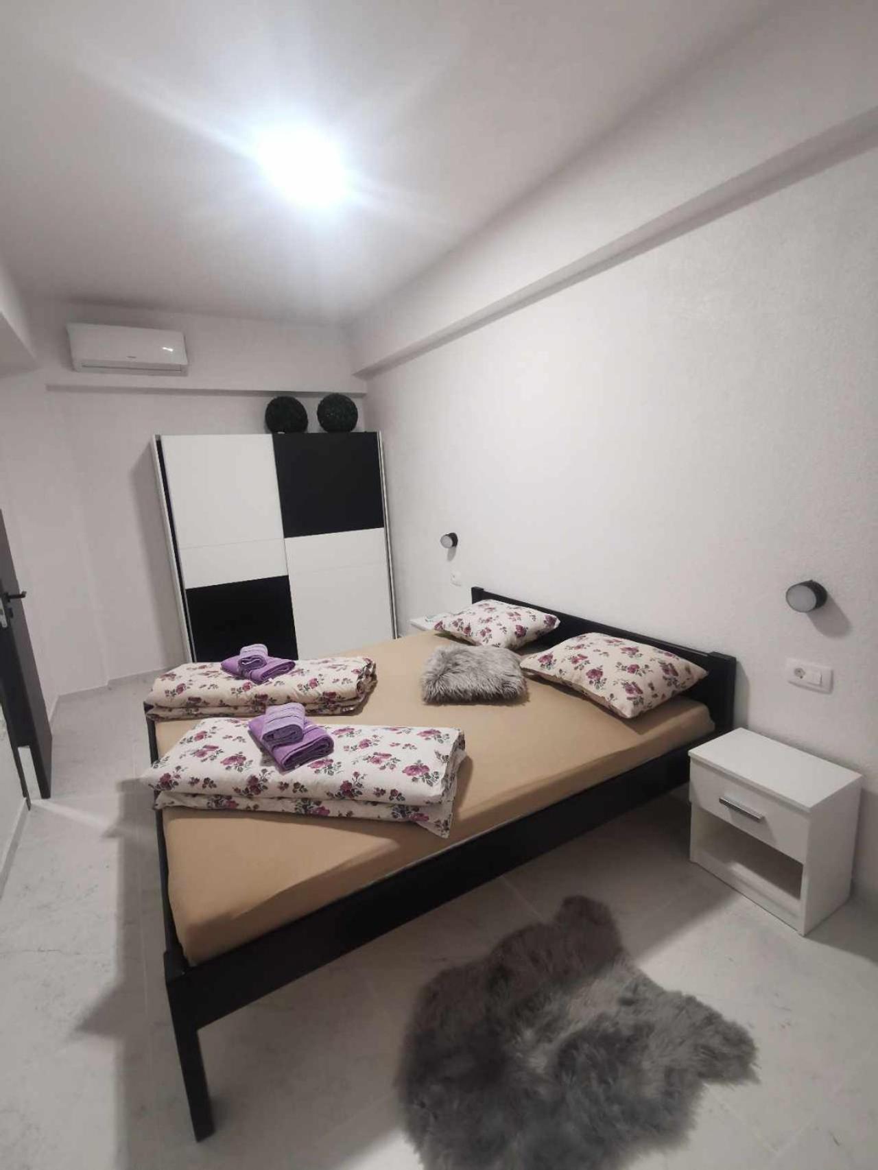 Guesthouse Nadia セニ エクステリア 写真