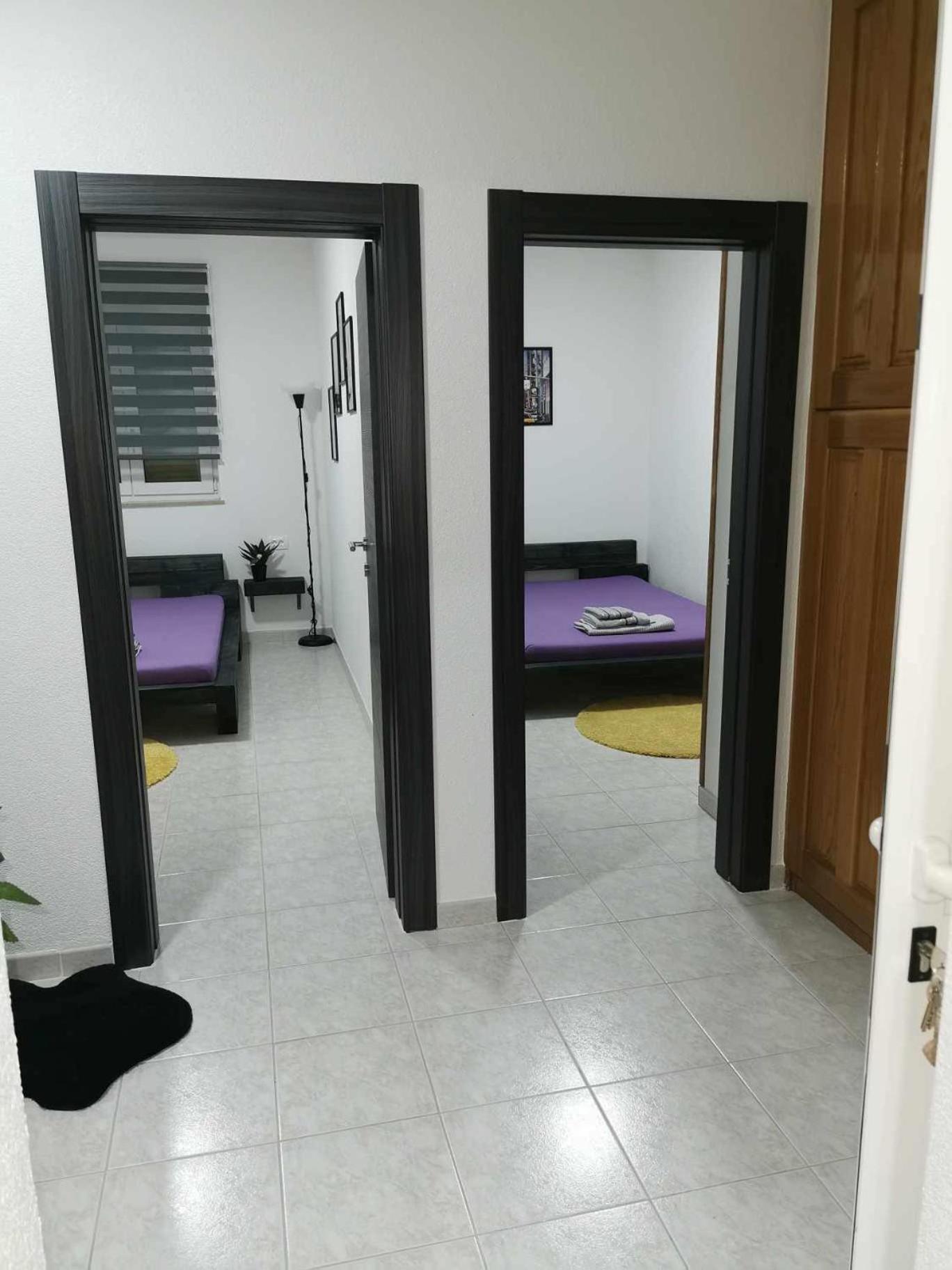 Guesthouse Nadia セニ エクステリア 写真
